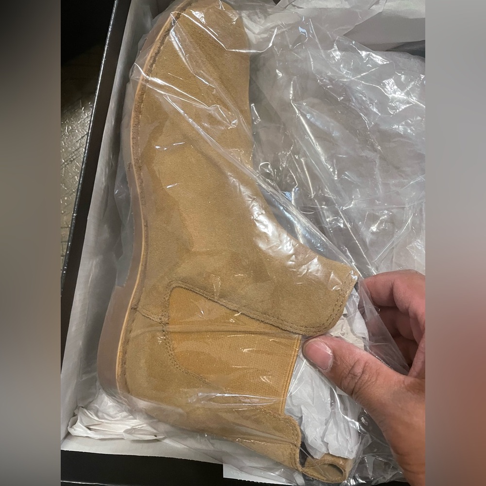 Chelsea boots - Picture 2 of 3